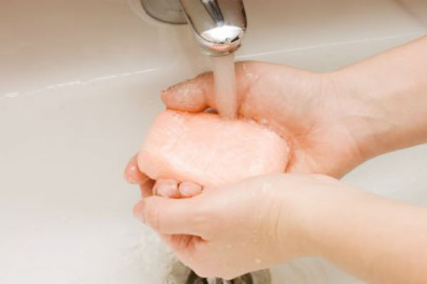 Pročitajte više o članku Velika analiza otkrila koliko su učinkoviti maske, pranje ruku i distanca