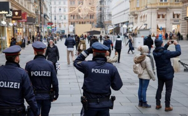 Pročitajte više o članku U Austriji počeo “lockdown”: Zatvoreni kafići, restorani i božićni sajmovi