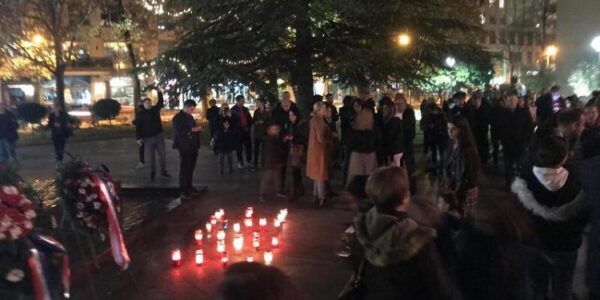 U Mostaru skup podrške protestima protiv COVID potvrda