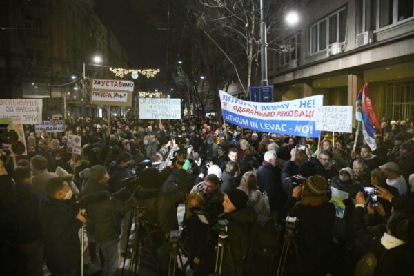 Pročitajte više o članku Novi protesti u Beogradu: Blokirat ćemo cijelu Srbiju