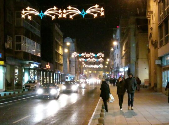 Pročitajte više o članku Dozvoljen doček Nove godine u kafićima u Sarajevu, ali uz obaveznu VPT potvrdu