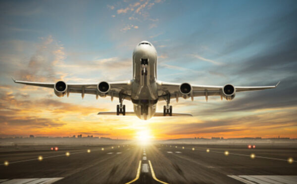 Pročitajte više o članku Problemi zbog Omikrona: Otkazani letovi, putnici u problemima
