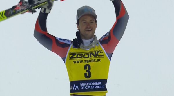 Pročitajte više o članku Norvežanin Sebastian Foss-Solevaag pobjednik je večernjeg slaloma u Madonni