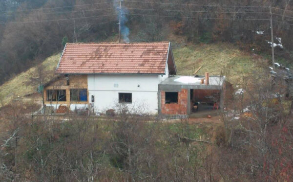 Pročitajte više o članku Ovo je lovački dom u mjestu Bašci kod Trnova u kojem je Ismet ubio Mithata: Kobna rođendanska zabava