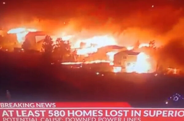 Pročitajte više o članku Požari u Koloradu uništili stotine kuća, evakuisano hiljade ljudi