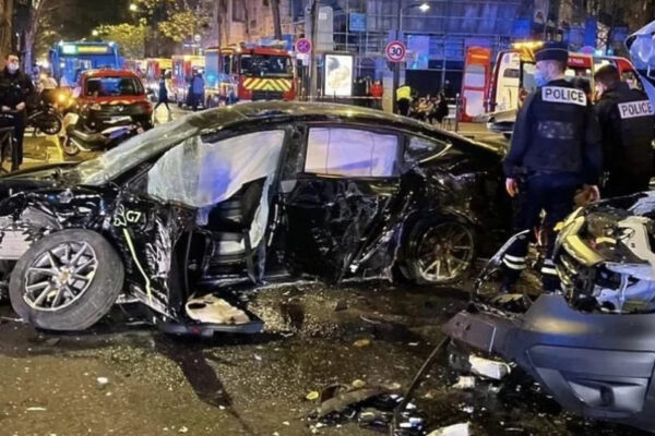 Pročitajte više o članku Najveća taksi kompanija u Parizu povukla Teslin Model 3 nakon fatalne nesreće