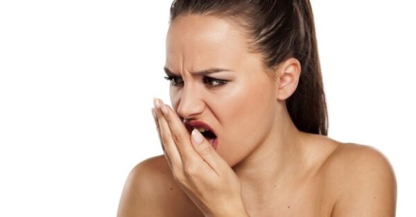 Pročitajte više o članku Iako zube redovno perete, opet imate neprijatan zadah? Evo šta je uzrok…