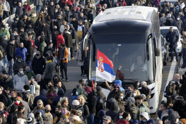 Pročitajte više o članku Završene masovne demonstracije širom Srbije, Vučić obećanjima pokušava smiriti strasti