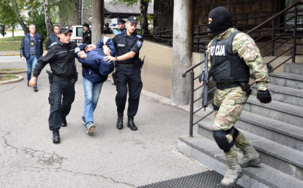 Pročitajte više o članku Trojica optuženih negirala krivicu: Azrudin Sarajlić pucao na utjerivače duga