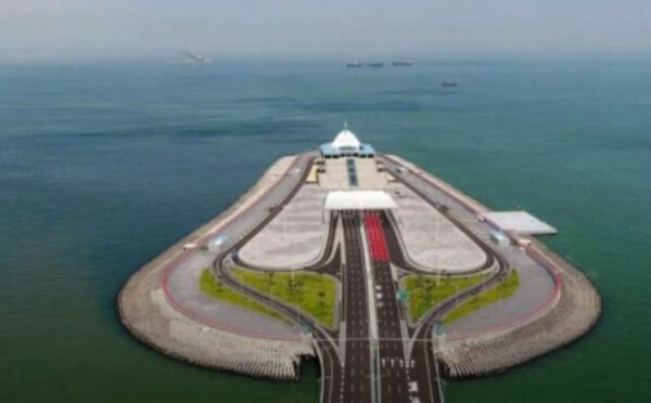Pročitajte više o članku Otvoren najduži podvodni tunel u Kini, plafon dizajniran da spriječi umor