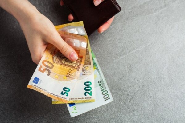 Pročitajte više o članku Pravila u Njemačkoj: Evo do kojeg iznosa smijete uzeti novac koji pronađete na ulici