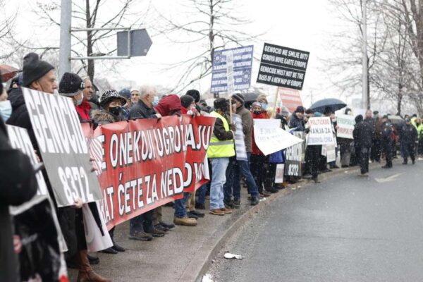 Važna informacija: Zbog održavanja protesta večeras izmjena režima saobraćaja kod zgrade OHR-a