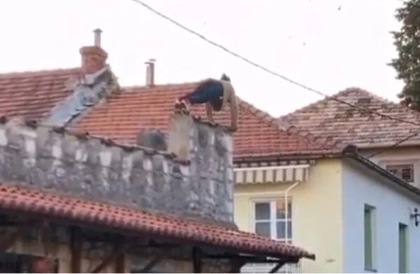 Pročitajte više o članku Uznemirujuće / Trebinje: Radio sklekove na zidu terase pa pao sa šest metara visine