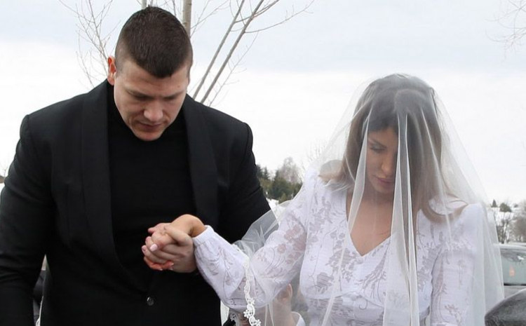 Pročitajte više o članku Sloba Radanović po drugi put stao na ludi kamen: Na isti dan prije 5 godina vjenčao se s Kijom Kockar
