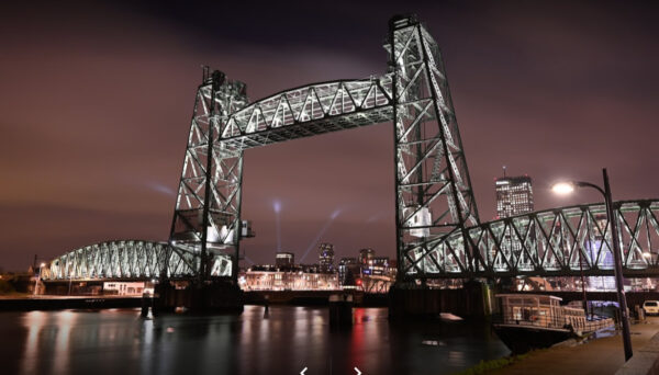 Pročitajte više o članku Skandalozno: Roterdamski most se demontira, Jeff Bezos ne može da prođe gigantskom jahtom