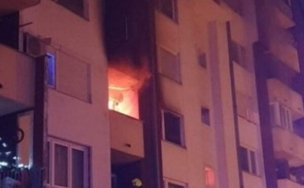 Pročitajte više o članku Požar izbio u stanu na Alipašinom Polju: Povrijeđene tri osobe, od toga dvije maloljetne