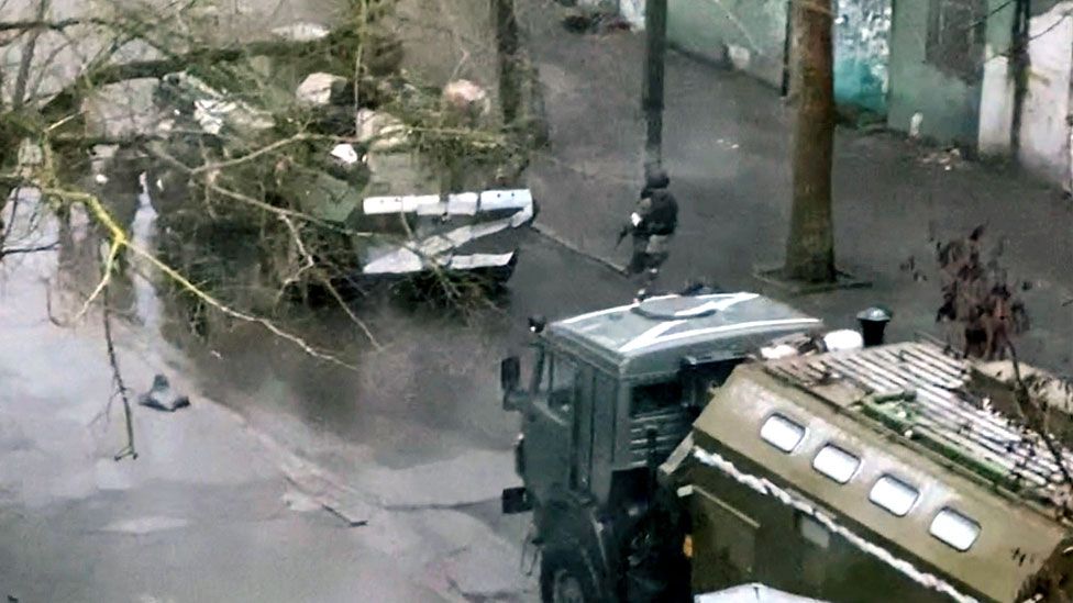 Pročitajte više o članku Ukrajina: Ruske trupe preuzimaju kontrolu nad ključnim gradom Hersonom – gradonačelnik