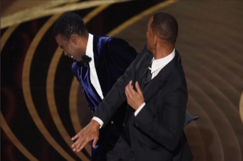 Pročitajte više o članku Policija nakon incidenta na Oscarima: Chris Rock neće podnijeti prijavu protiv Smitha