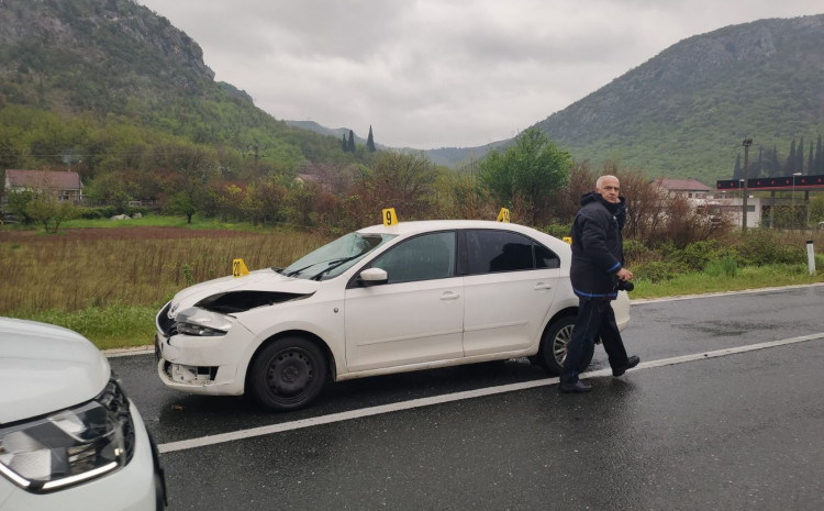 Pročitajte više o članku Tragedija: Preminula djevojka (20) koju je jučer pokosio automobil na cesti Mostar – Čapljina