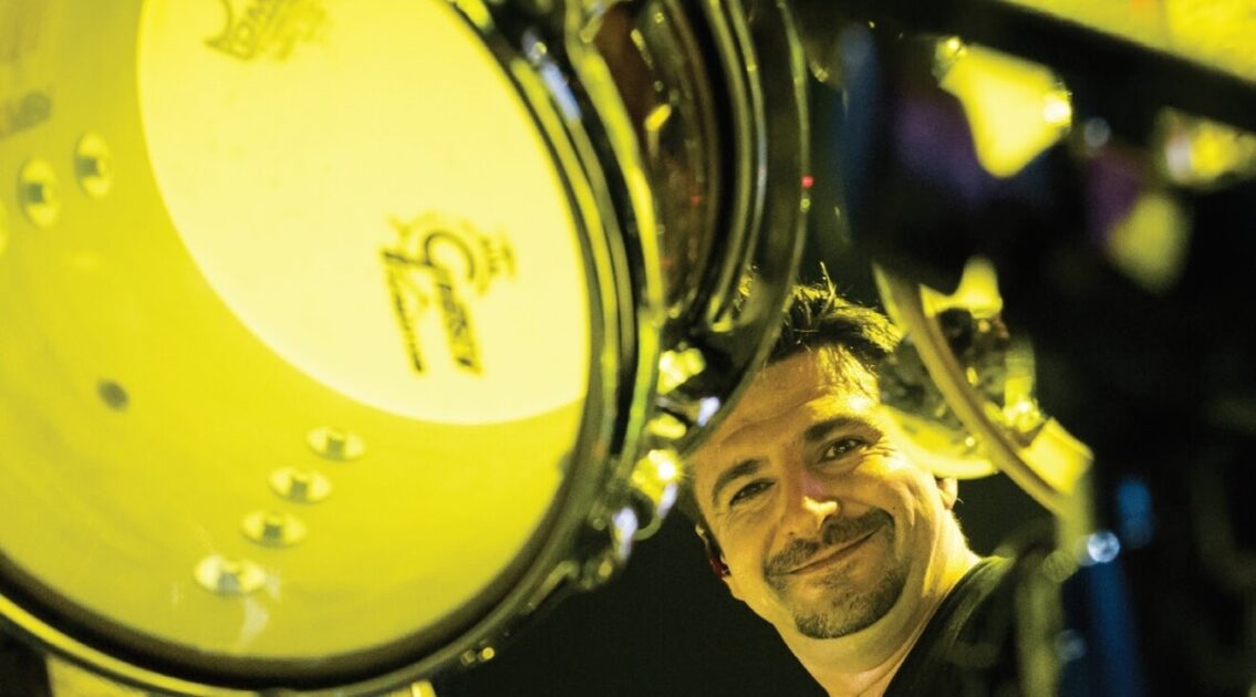 Pročitajte više o članku Bubnjar Parnog valjka pojačao bend Tonija Cetinskog: Dado u timu snova