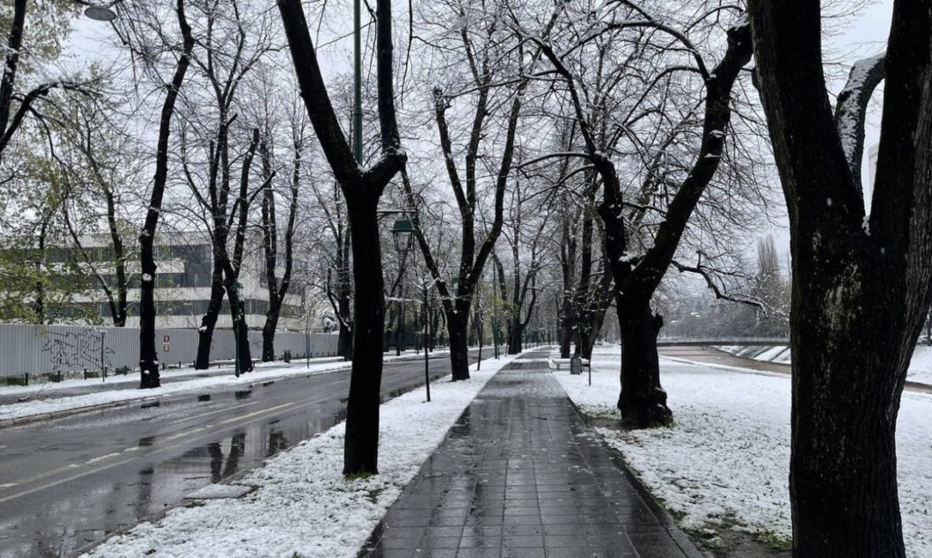 Pročitajte više o članku Sarajevo u aprilu: Snijeg pade na behar, na voće