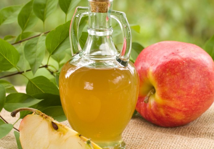 Pročitajte više o članku Šta će se desiti ako pijete jabukovo sirće mjesec dana?