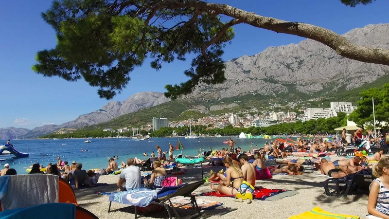 Pročitajte više o članku Mržnja gradonačelnika Makarske: “Sve te vreće smeća na plaži ostavljaju ljudi iz BiH”