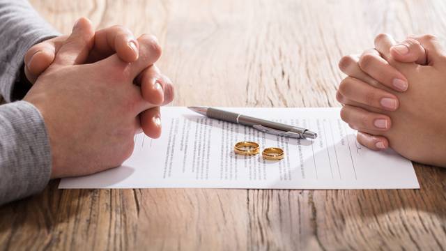 Pročitajte više o članku Terapeutkinja: “Odgovor na samo jedno pitanje otkriva da bi bračni par mogao biti pred razvodom”