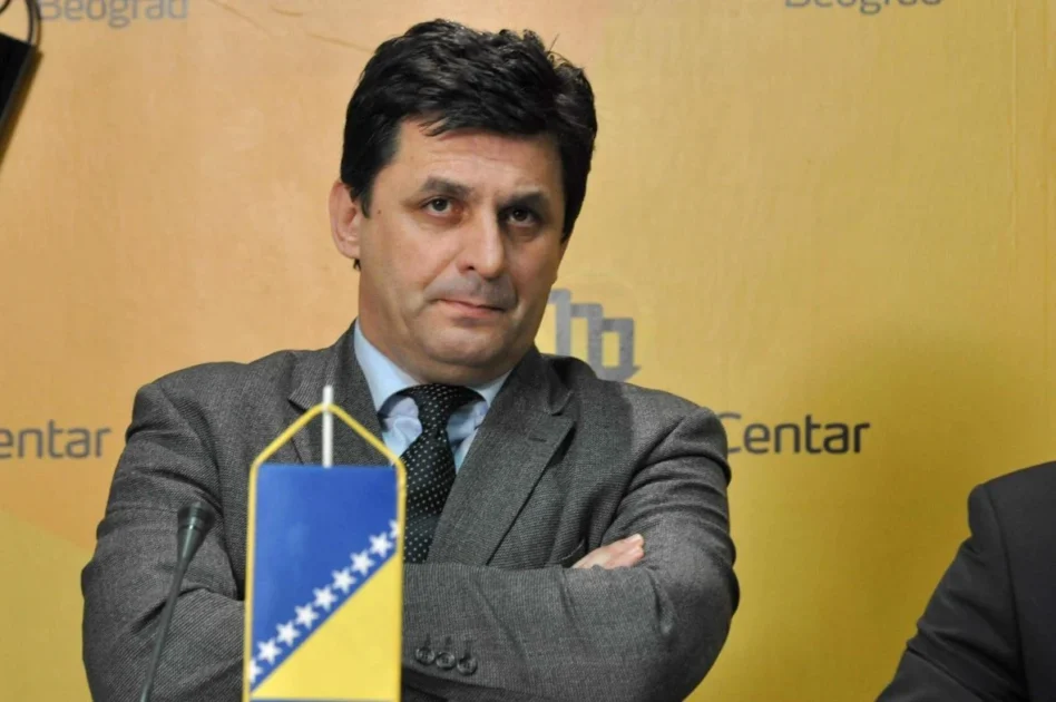 Pročitajte više o članku Senadin Lavić: Etničke političke stranke kao trojanski konji u Bosni