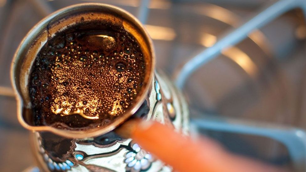 Pročitajte više o članku U BiH kilogram kafe košta 17 KM, očekuje se novo poskupljenje: “Sigurno je da cijene neće ići dolje”￼