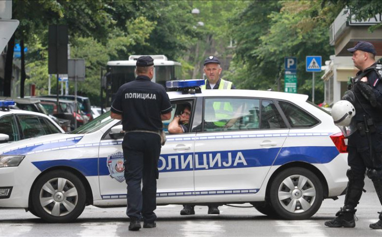 Pročitajte više o članku U Beogradu pretučen muškarac u kafiću: Primljen na VMA, istraga u toku