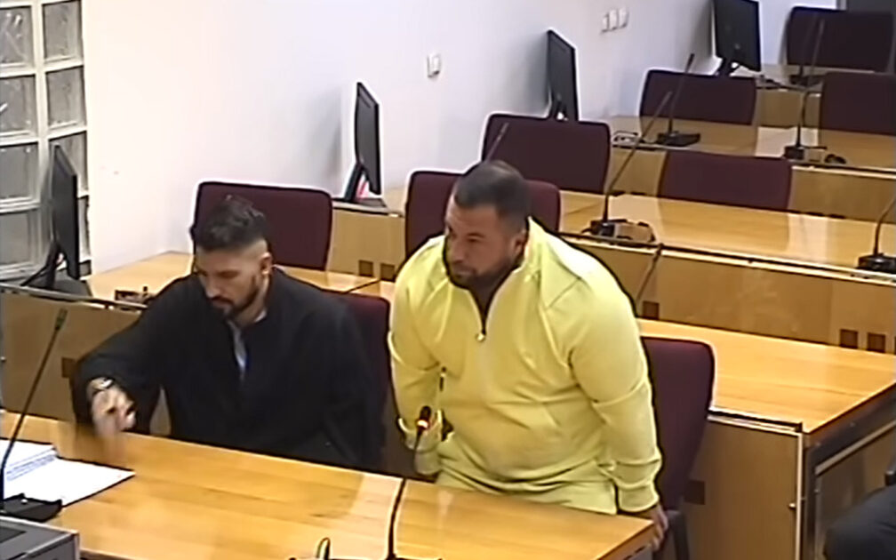 Pročitajte više o članku Video iz sudnice: Pogledajte šta se događalo na ročištu Admiru Arnautoviću Šmrku