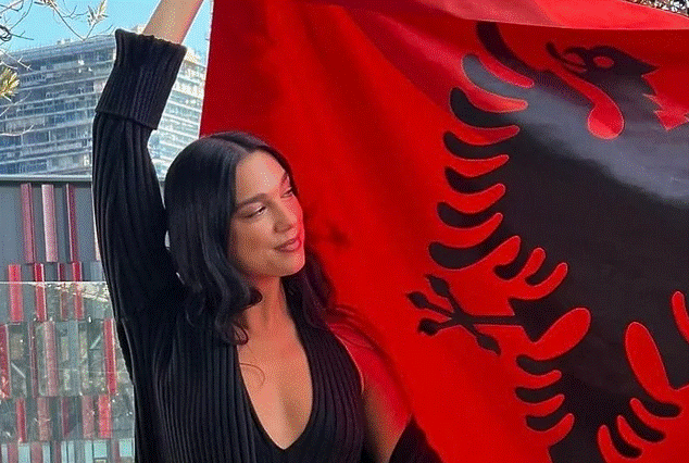Pročitajte više o članku Dua Lipa stigla u Albaniju nakon što je dobila državljanstvo: Nastupam za vas