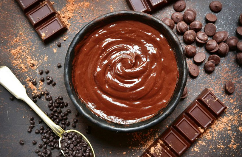 Pročitajte više o članku Recept za najfiniju čokoladnu glazuru: Sjajna i gusta