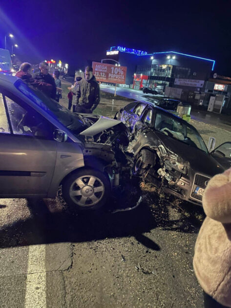 Pročitajte više o članku Teška nesreća kod Živinica, učestvovala tri vozila