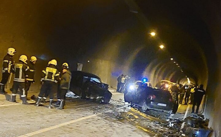 Pročitajte više o članku Nesreća u Crnoj Gori: Zbog pritiska okupljenih, policija vozila preminulog do bolnice