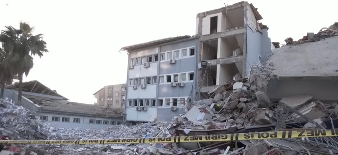 Pročitajte više o članku U Turskoj uhapšeno gotovo 200 ljudi zbog katastrofe uslijed potresa