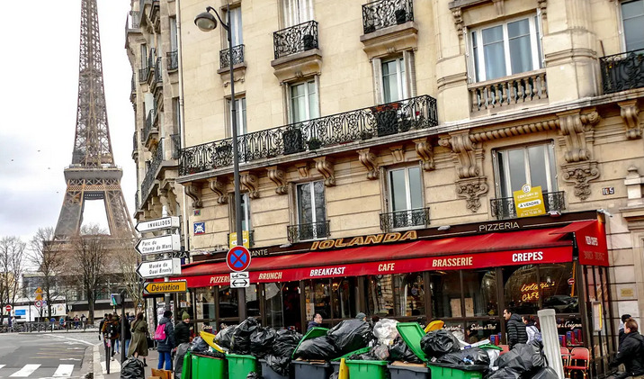 Pročitajte više o članku <strong>Pariz: Ulice su zatrpane tonama smeća</strong>