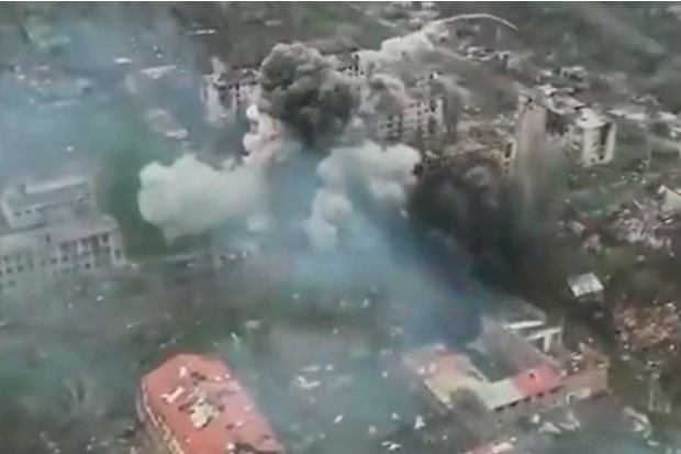 Pročitajte više o članku JDAM udara u Bahmutu, precizno uništenje nekoliko zgrada