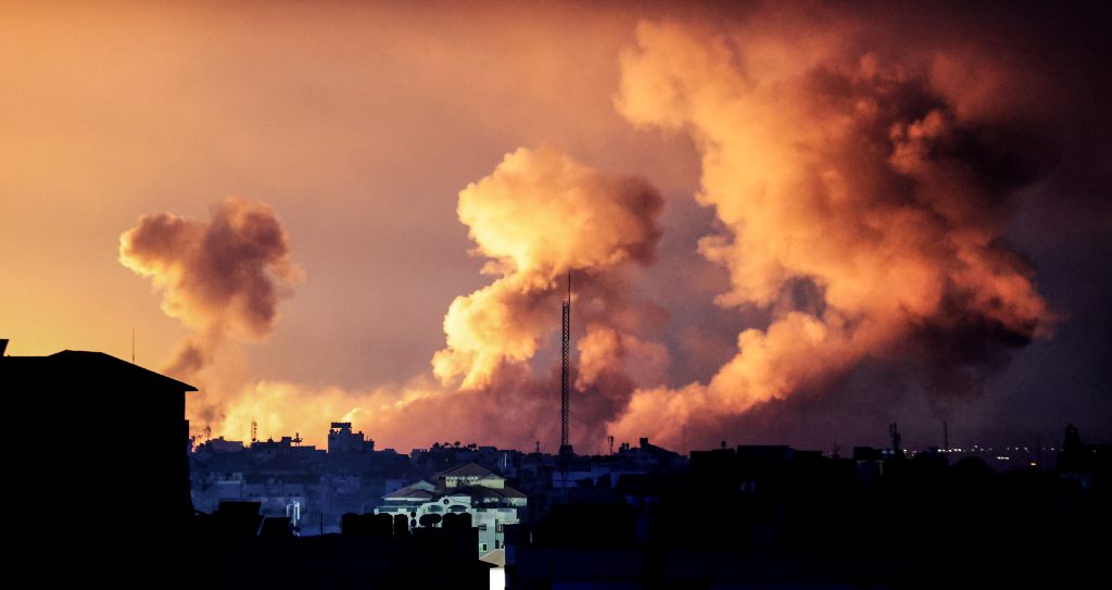Pročitajte više o članku Gorjelo’ nebo iznad skoro sravnjene Gaze