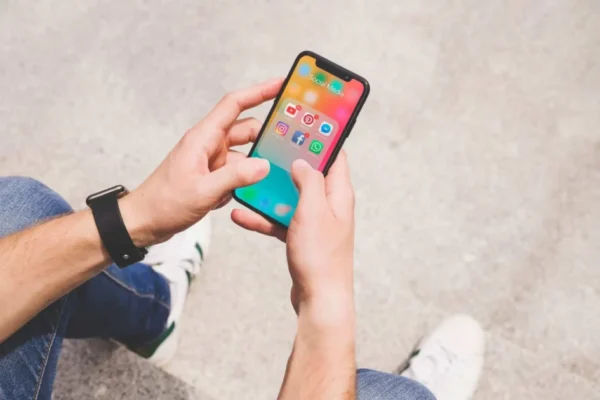 Preporuka mladima, da se do 25. godine razvija vještina koja je kasnije ključna prekomjerno koriste pametne mobitele