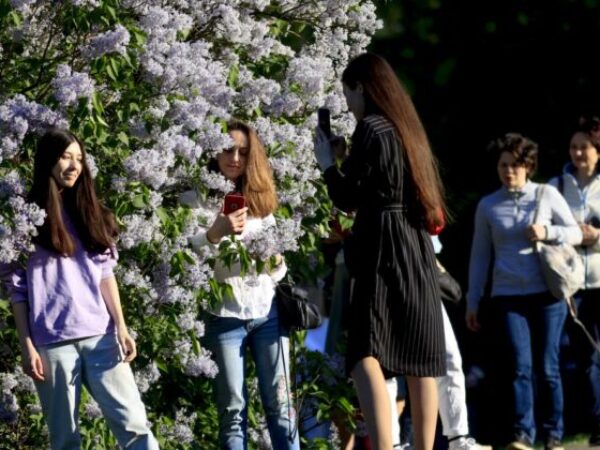 Proljeće u ruskom Kolomenskoye parku u Moskvi: Svi uživaju u čarima parka