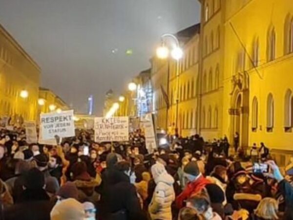 U Münchenu traju veliki protesti protiv korona mjera