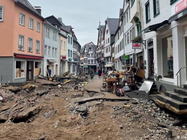 Poplave u Njemačkoj: Spasilački napori se povećavaju kako se razaranje širi na nova područja