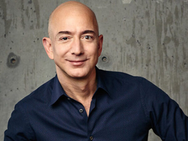 Milijarder Džef Bezos stopira let na Mjesec