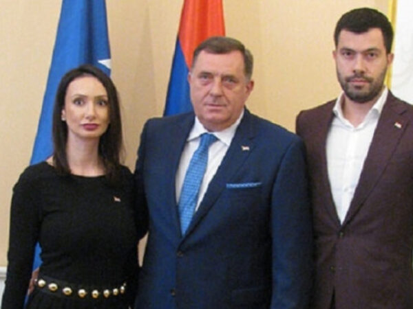 Gorica i Igor Dodik sa Miloradom Dodikom