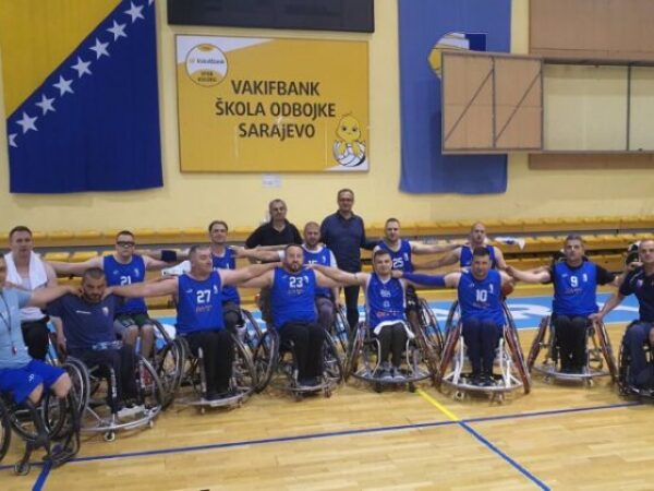 Vlada FBiH podržala pripreme muške košarkaške reprezentacije BiH u kolicima
