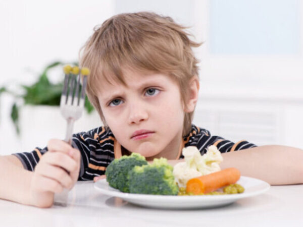 How-to-get-your-child-to-eat-more-vegetables_Tipsmom