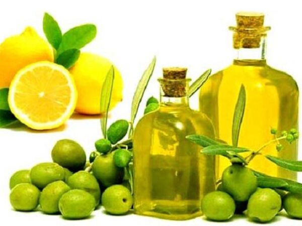Kombinacija maslinovog ulja i limunovog soka