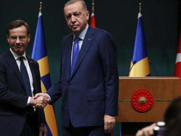 Blokada Turske čini NATO slabijim